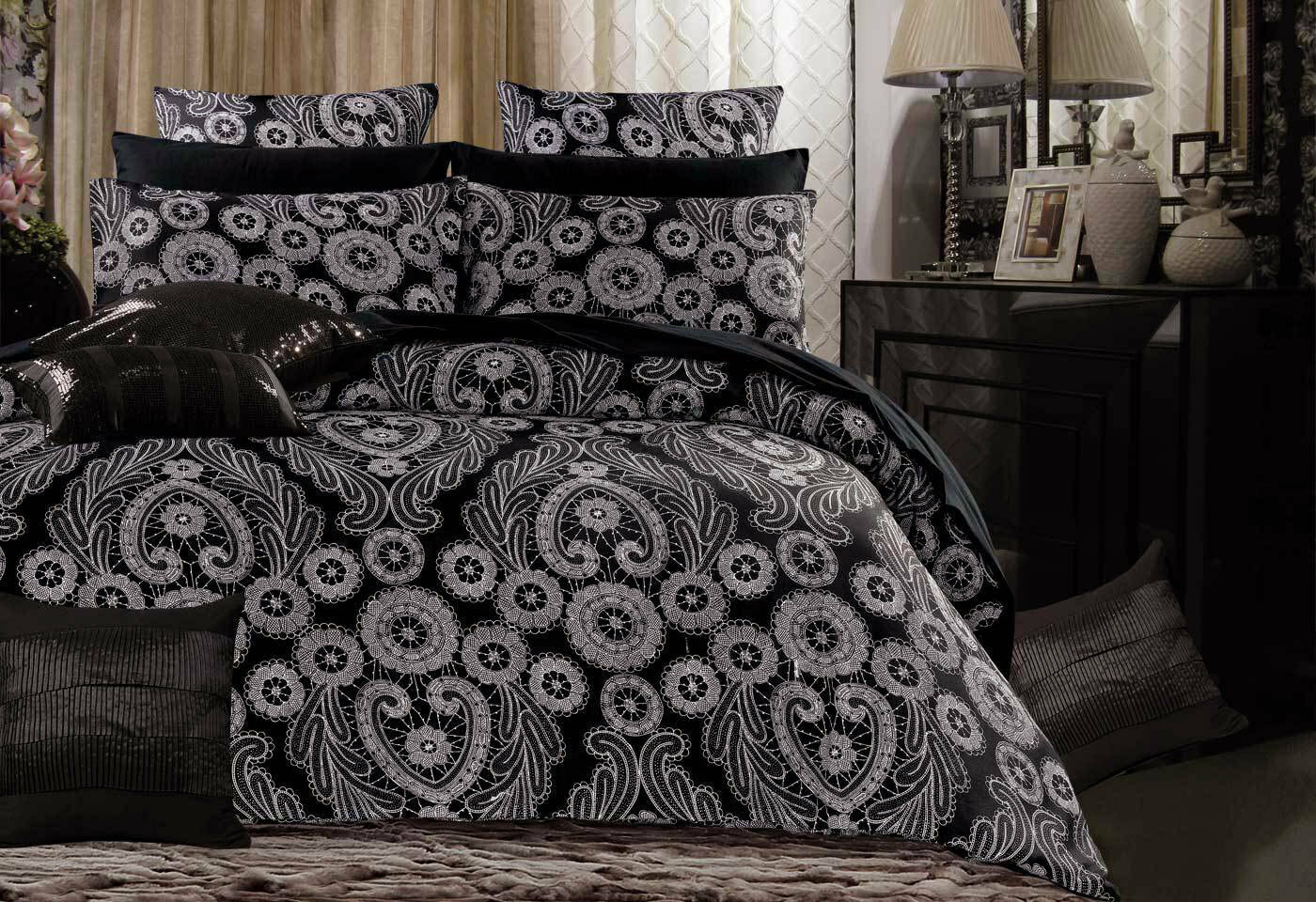 black Batik Quilt Cover / duvet Cover set in Double Queen / KING