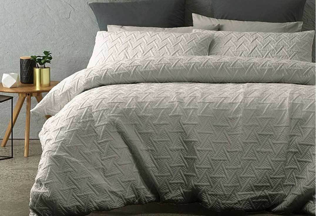 Bowen Silver Quilt Cover Set By Phase2 Silver In Queen King Size