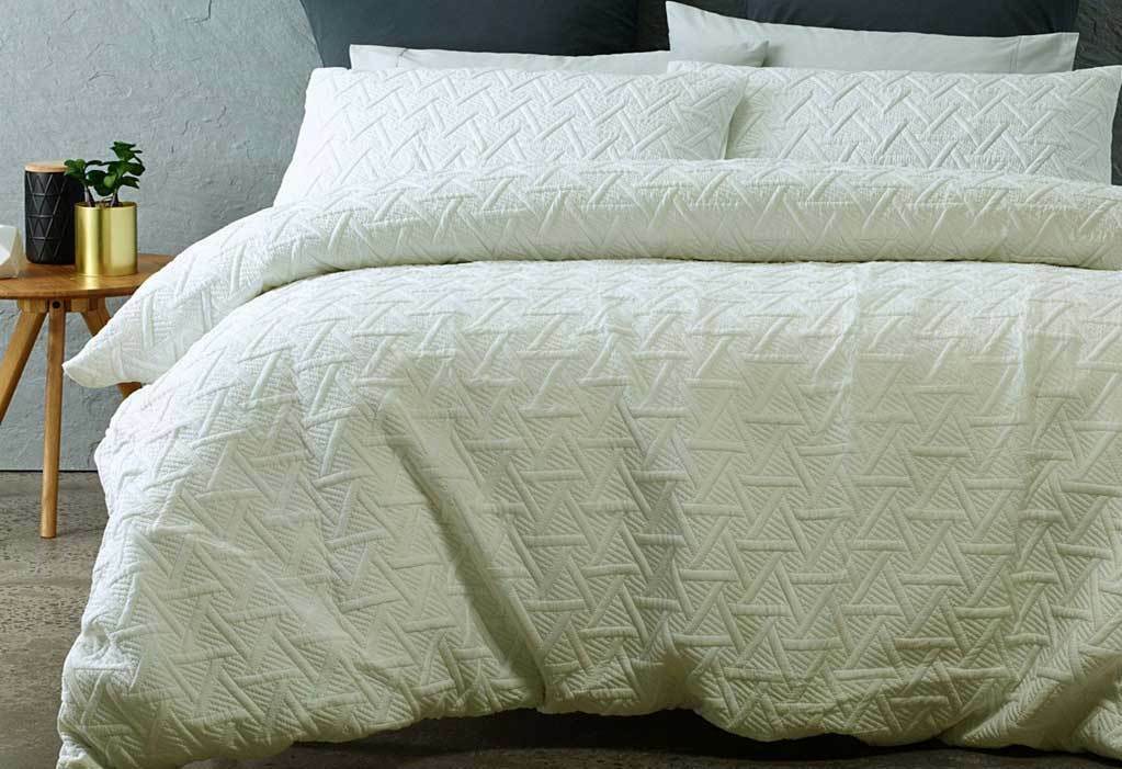 Bowen White Quilt Cover Set By Phase2 In Queen King Size Bowen White Quilt Cover Set Queen Or King Size By Phase2