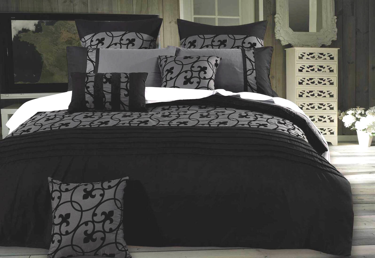 Luxton Lyde Charcoal Black Quilt Cover Set | Manchester Direct