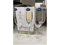 Italian Luigi Bormioli Blown Crystal Wine Glass (Set of 4)