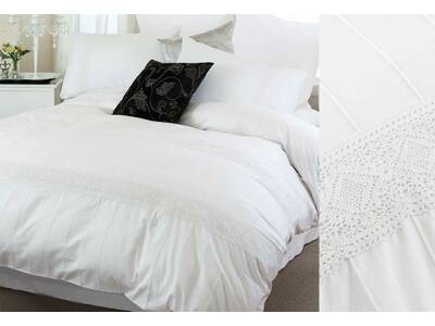 Einey White Queen Size Quilt cover set